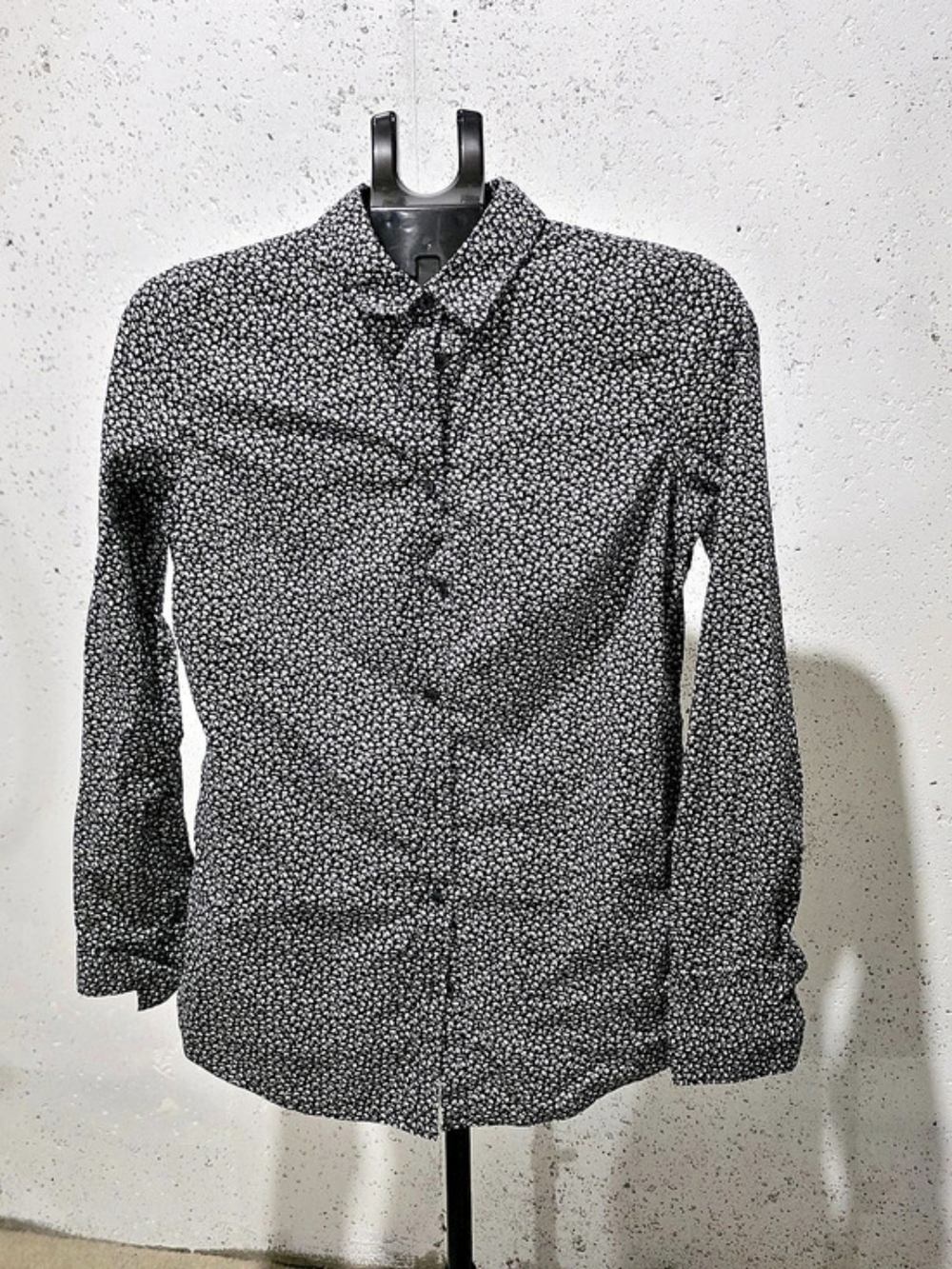 Banana Republic Riley Shirt Floral Button Down Black & White Tall